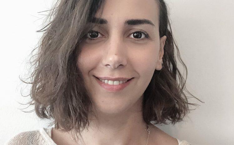  Esra Ezibay