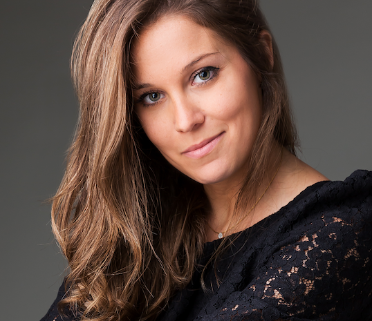 Dina Kfouri