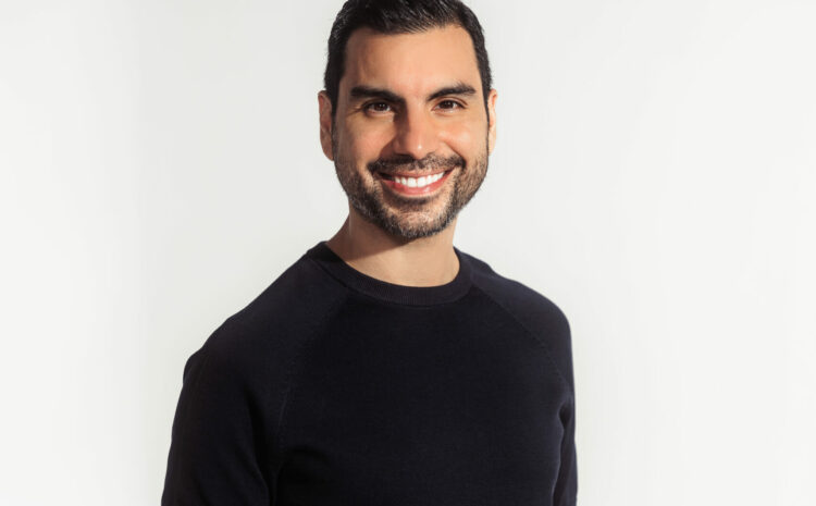  Carlos A. Robles