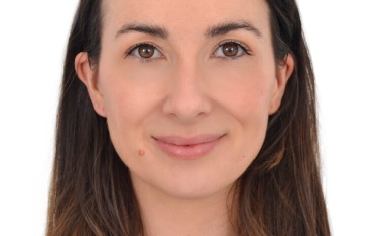  Caroline Bell