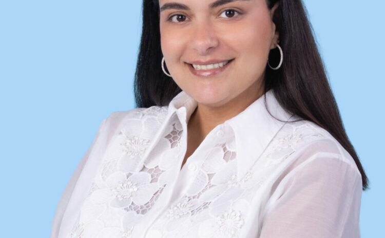  Yasmine Hussein